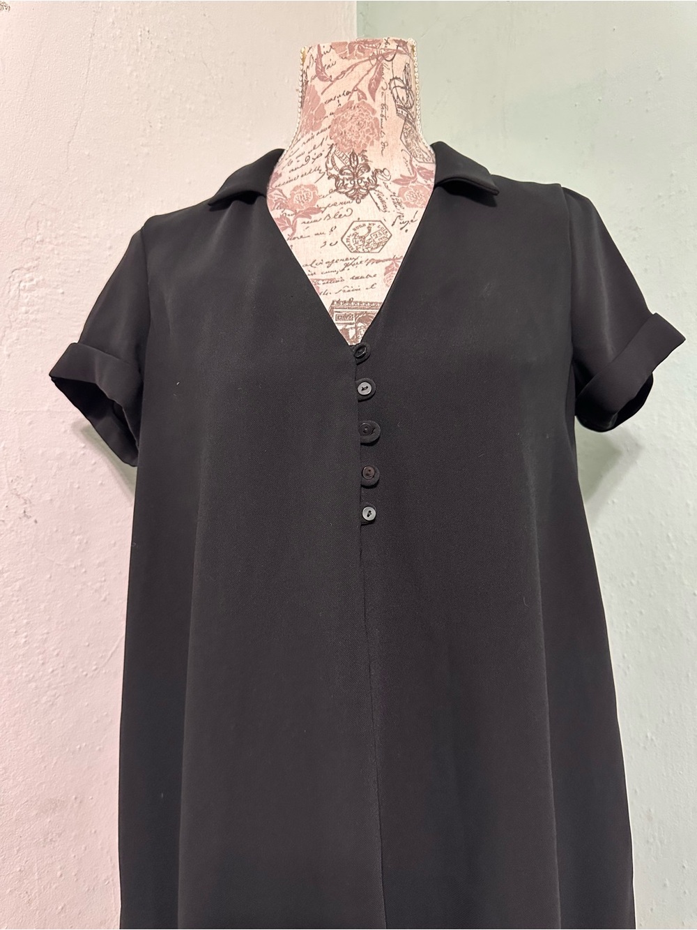 Zara Classic Black Short-Sleeve V-Neck Dress medium flowy front buttons unlined - Picture 3 of 6
